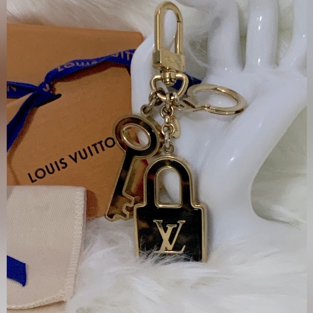 NEW Louis Vuitton Porte Cles Confidence bag charm